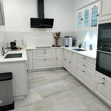 Imhost - Spacious Appt Near Paris Lägenhet *