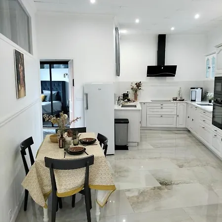 Imhost - Spacious Appt Near Paris Pantin